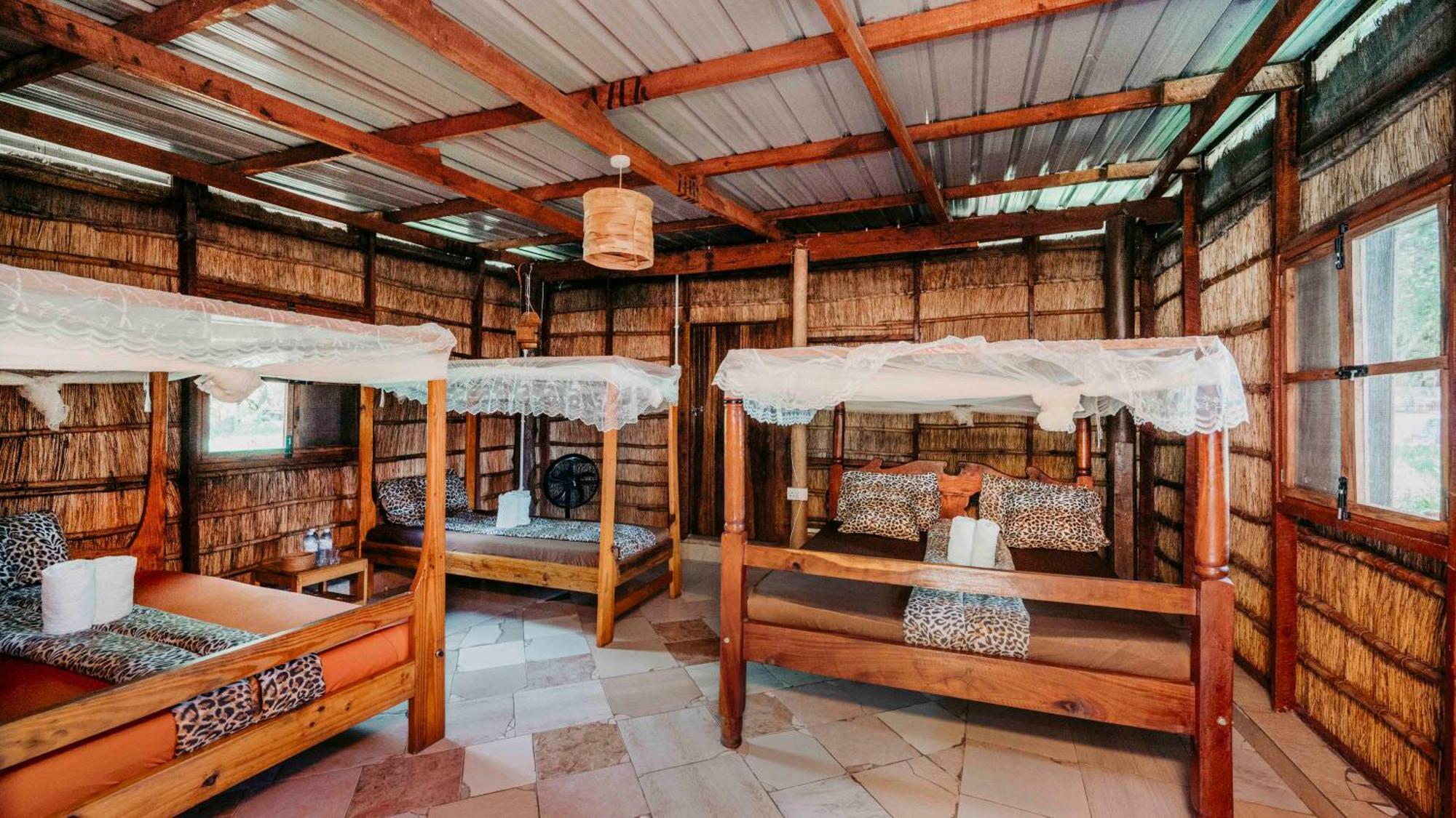Mama Washindi Lodge Pakwach エクステリア 写真