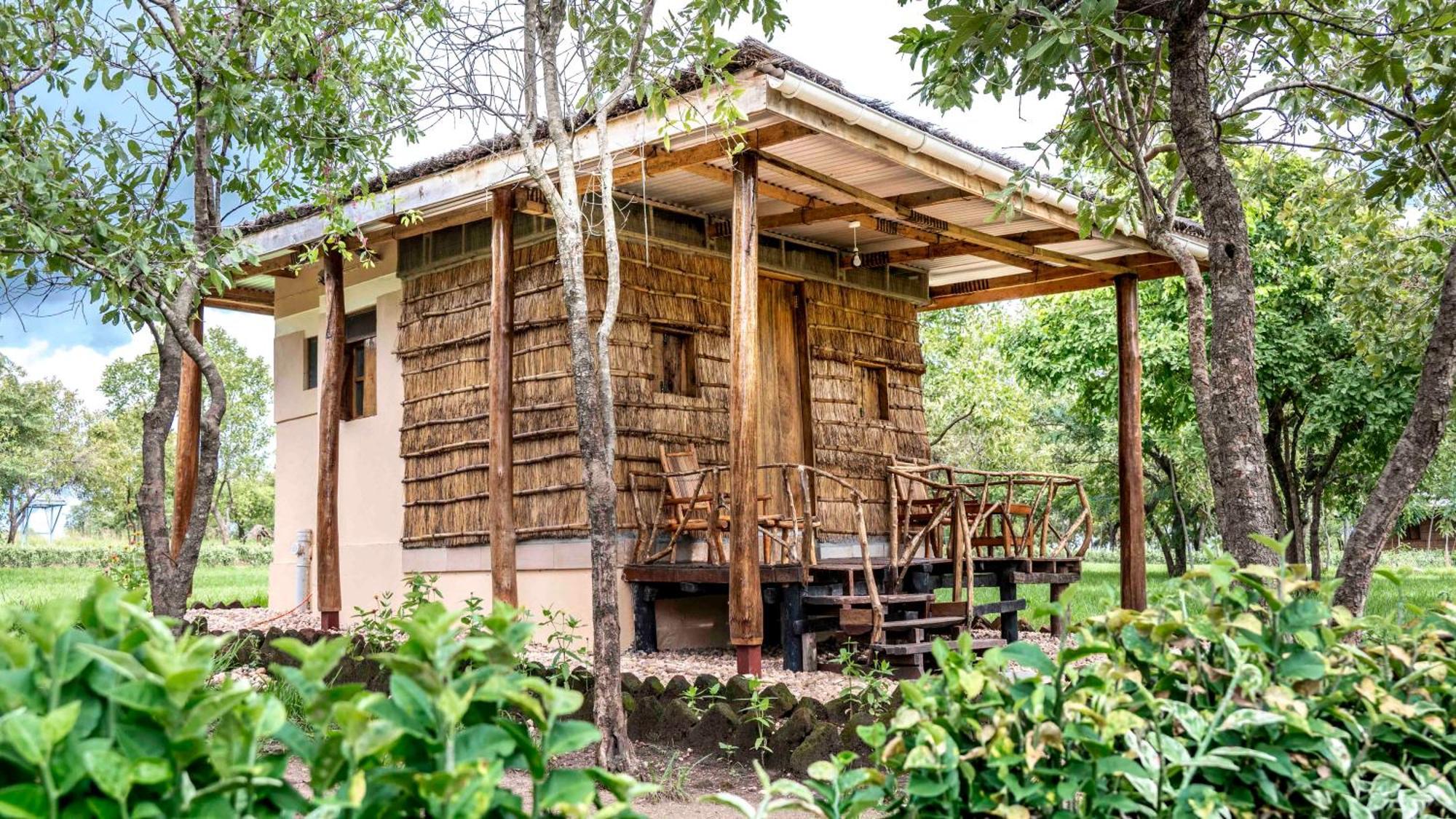 Mama Washindi Lodge Pakwach エクステリア 写真