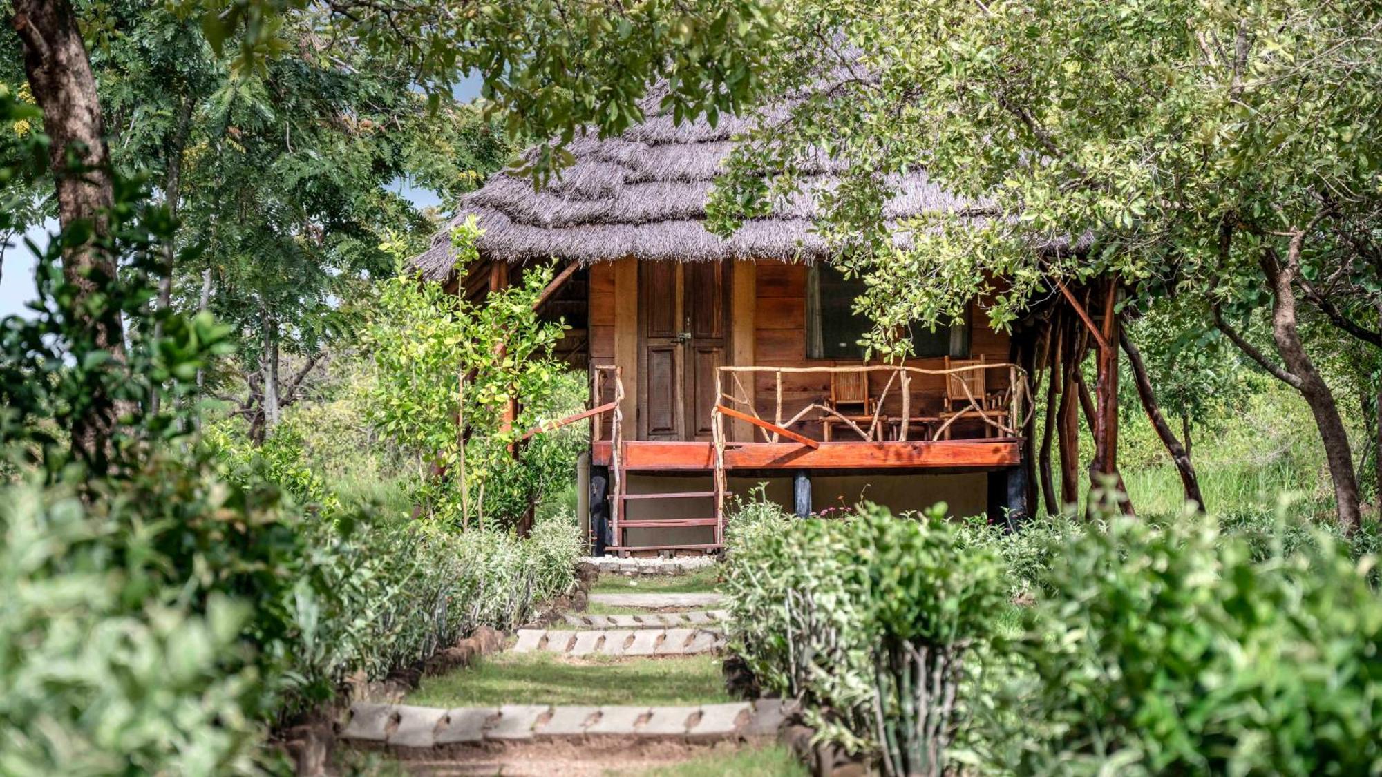 Mama Washindi Lodge Pakwach エクステリア 写真