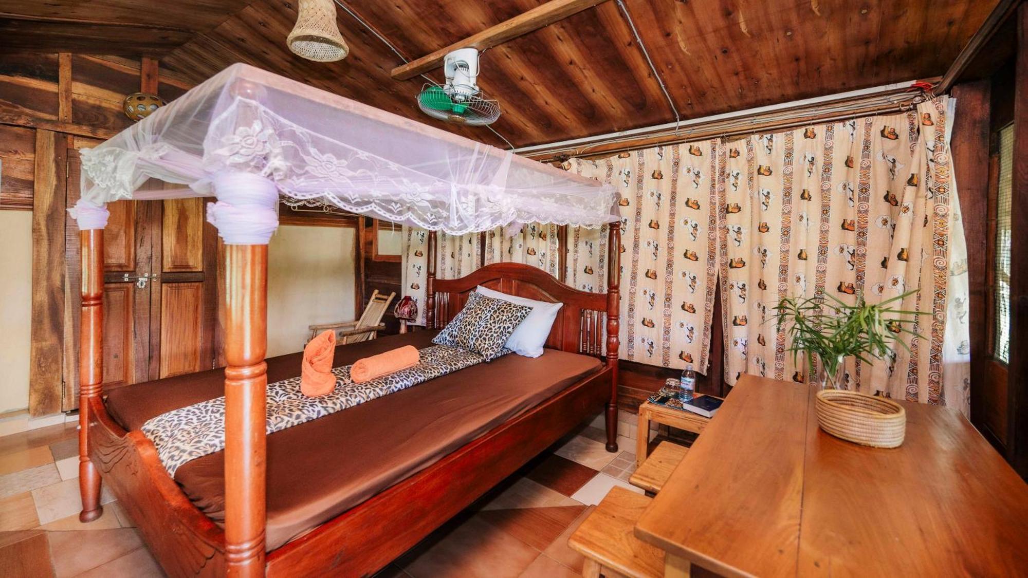Mama Washindi Lodge Pakwach エクステリア 写真