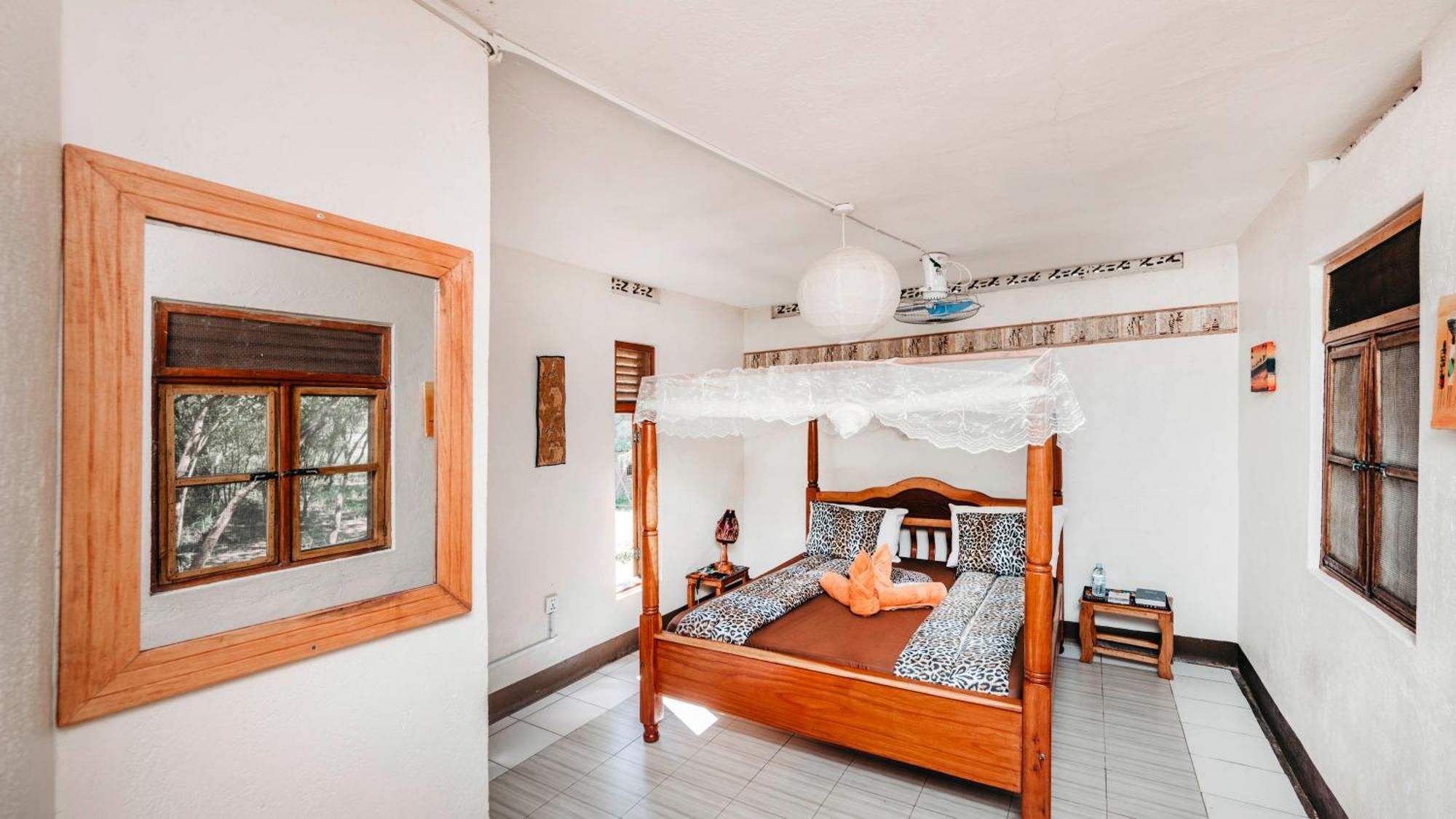 Mama Washindi Lodge Pakwach エクステリア 写真
