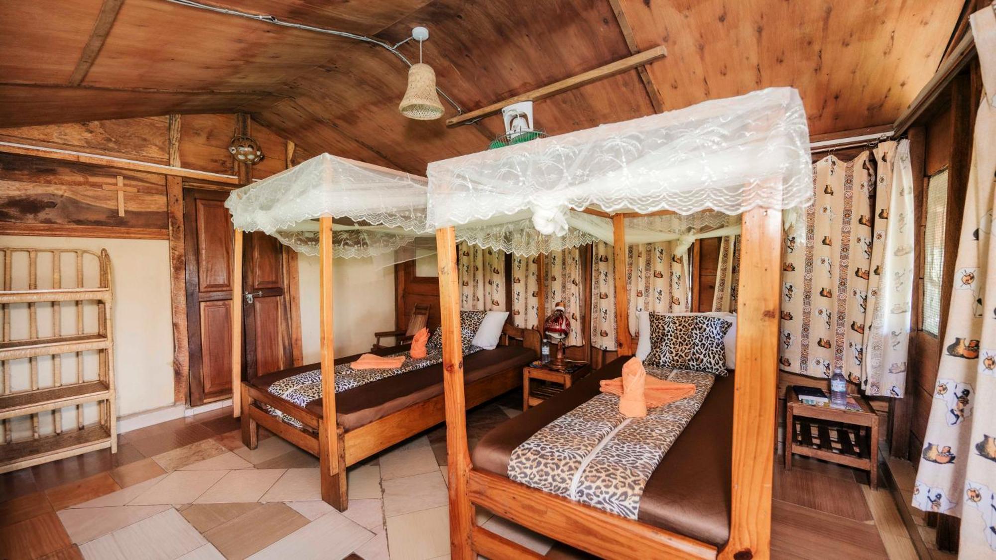 Mama Washindi Lodge Pakwach エクステリア 写真