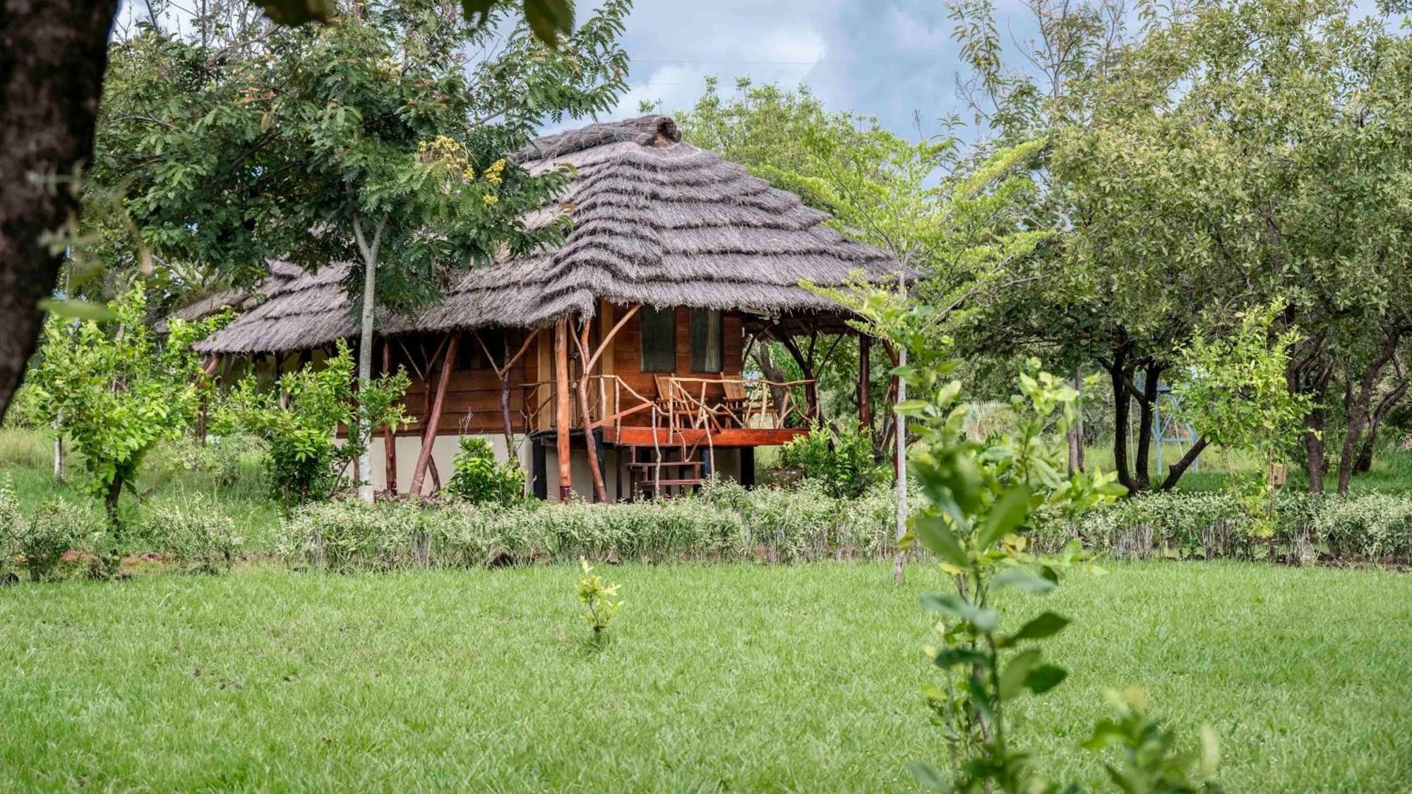 Mama Washindi Lodge Pakwach エクステリア 写真