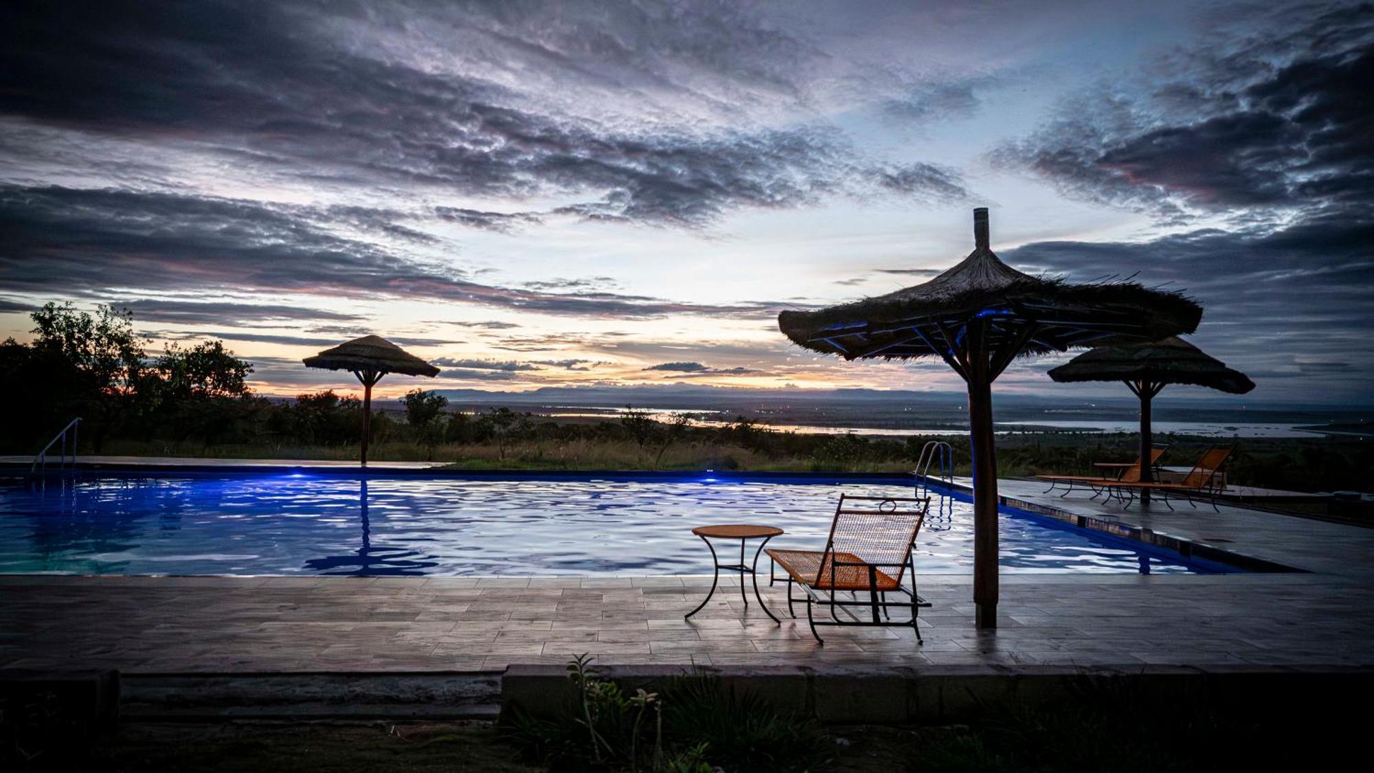 Mama Washindi Lodge Pakwach エクステリア 写真